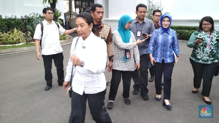Presiden Joko Widodo (Jokowi) menggelar rapat besar secara tertutup untuk membicarakan persoalan ekonomi terkini