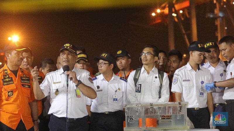 Black box ditemukan dalam kondisi utuh di kedalaman 30 meter.