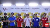Hafizh Syahrin, Andrea Iannone, Andrea Dovizioso, Marc Marquez, Maverick Vinales, dan Jorge Lorenzo dalam konferensi pers jelang MotoGP Malaysia 2018. (CNN Indonesia/Haryanto Tri Wibowo)