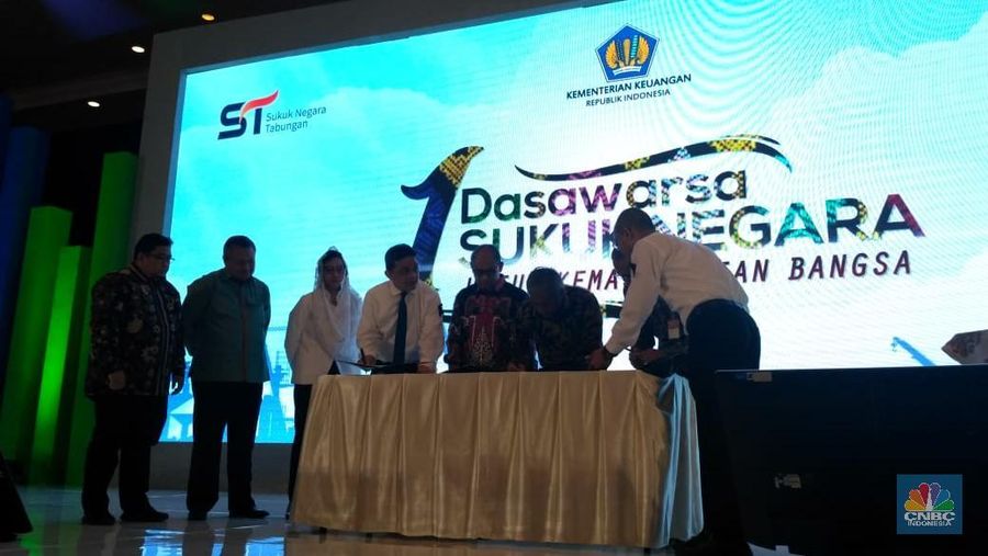 Sukuk adalah instrumen utang yang diterbitkan dengan prinsip syariah.