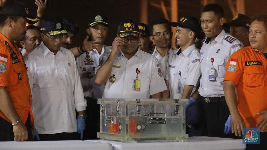 Black box ditemukan dalam kondisi utuh di kedalaman 30 meter.