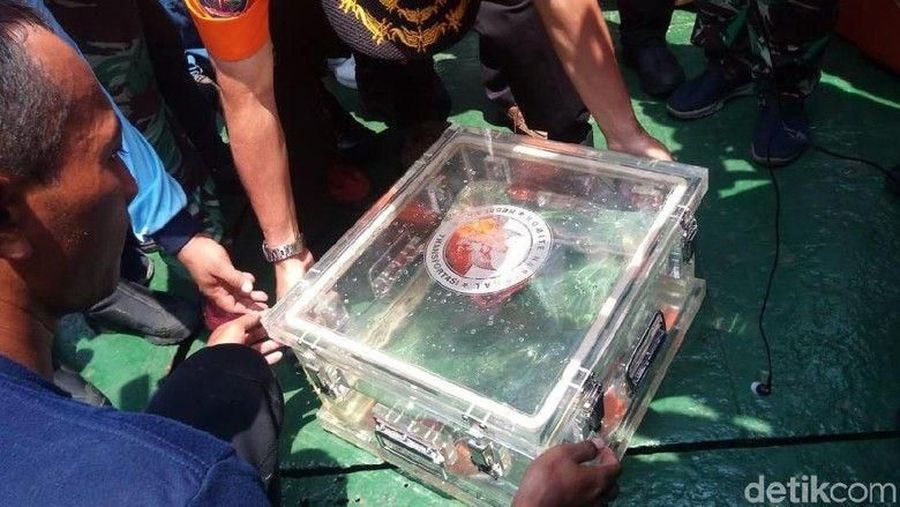 Ada indikasi pesawat kehilangan daya angkat karena kemudi yang tidak berfungsi optimal.