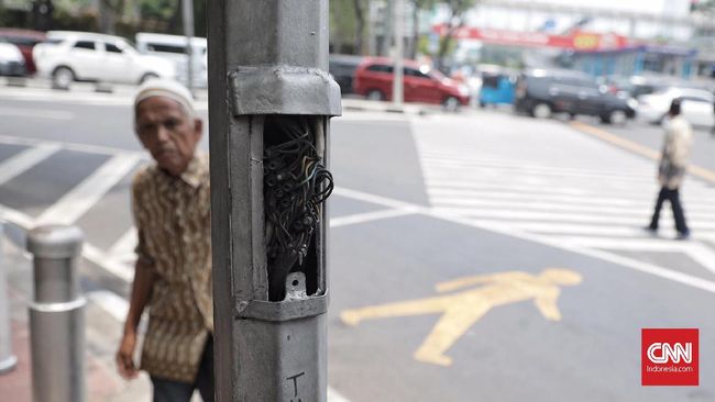 Perjuangan Penyeberang Usai Tombol Pelican Crossing Raib