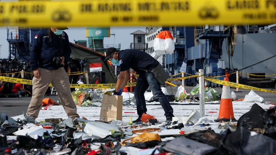 Presiden RI Joko Widodo kembali meninjau posko Basarnas di JICT Tanjung Priok,
