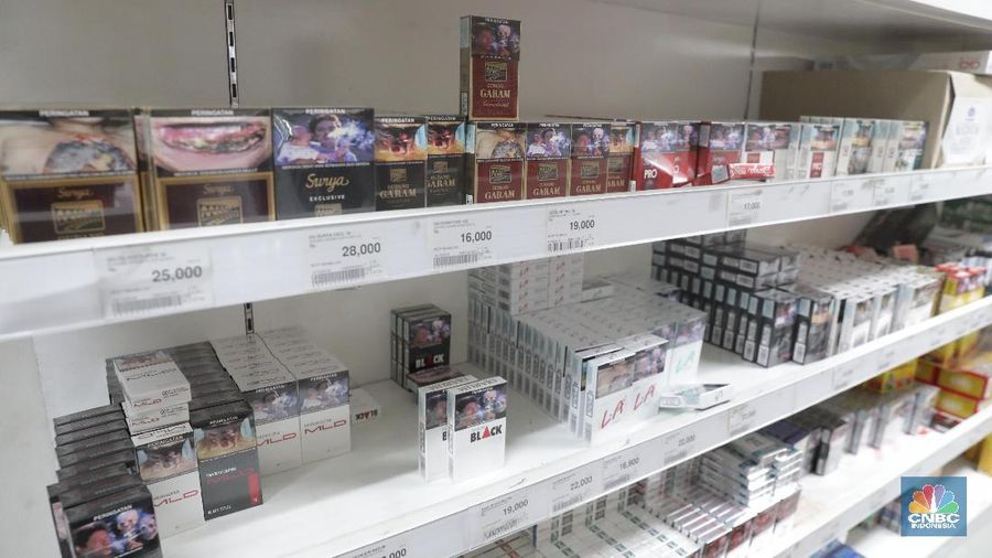 Cukai rokok batal naik tahun depan.