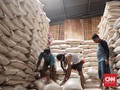 Darmin Dorong Bulog Operasi Pasar Hingga 15 Ribu Ton per Hari