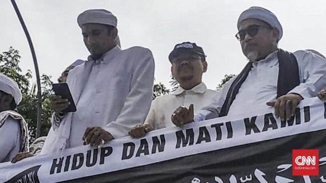 Bertopi Hitam, Eks Jubir HTI Beri Orasi di Aksi Bela Tauhid