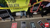 Menjadi buruh migran Tuti Tursilawati bekerja di Arab Saudi sejak 2009 silam. Ia diperkosa olah ayah majikannya. Atas perlakuan bejat itu, Tuti membela diri dengan memukul pelaku hingga meninggal dunia. Tuti kemudian kabur ke Makkah. (CNN Indonesia/Adhi Wicaksono)