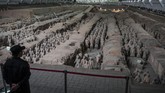Komplek pemakaman Kaisar Qin Shi Huang merupakan salah satu situs arkeologi terbesar di muka bumi dan menjadi tujuan pariwisata terbesar di Republik Rakyat Cina (RRC). (ANTARA FOTO/Hermanus Prihatna)