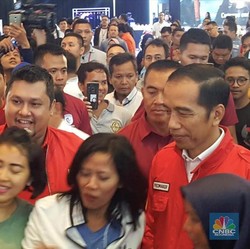 Jokowi Heran Pabrik Mebelnya Kalah dari Sang Pisang Kaesang