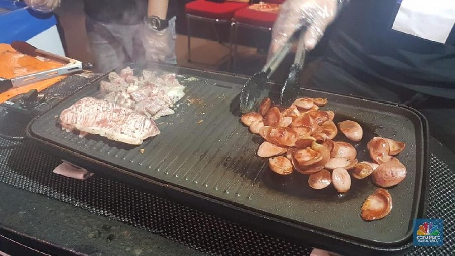 JCF dapat menjadi tujuan para pecinta kuliner di akhir pekan ini karena disini terdapat 50 brand makan