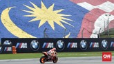 Pebalap Repsol Honda Marc Marquez melewati tikungan dua Sirkuit Sepang pada latihan bebas MotoGP Malaysia 2018, Sabtu (3/11). Marquez terkena penalti di babak kualifikasi. (CNN Indonesia /Haryanto Tri Wibowo)