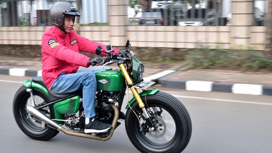 Presiden Joko Widodo blusukan ke Pasar Anyar, Banten.