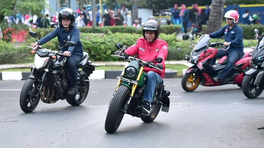 Hari kedua kunjungan kerjanya ke Provinsi Banten, Minggu, 4 November 2018, Presiden Joko Widodo blusukan ke pasar tradisional. Kali ini, giliran Pasar Anyar, Kota Tangerang, Provinsi Banten yang disambangi Presiden. (Biro Setpres RI)