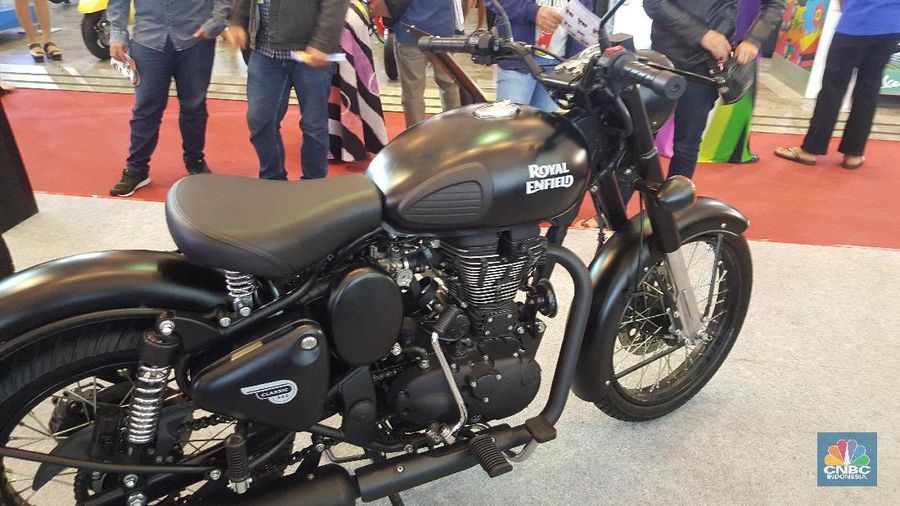 Selain menampilkan produk-produk motor, ajang ini juga memamerkan dan menjual jenis aksesoris seperti helm, jaket hingga spare part