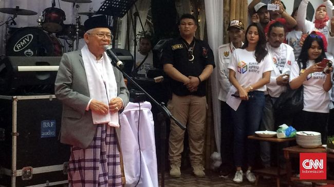 Ma'ruf Amin Rapat MUI, Sandiaga Keliling Palembang