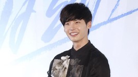 Agensi Lee Jong Suk Bakal Tuntut Promotor Indonesia