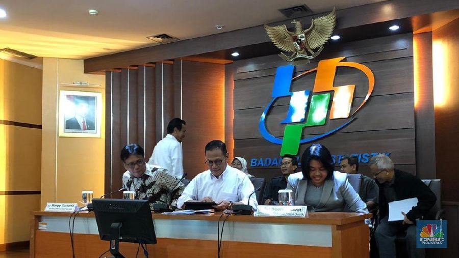 Profil penduduk bekerja di Indonesia masih didominasi penduduk dengan tingkat pendidikan Sekolah Dasar atau lebih rendah