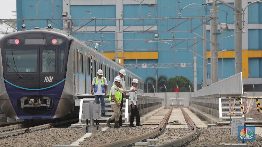 MRT Jakarta Fase I, yakni Bundaran HI-Lebak Bulus, ditargetkan dapat mulai melayani masyarakat pada Maret 2019.
