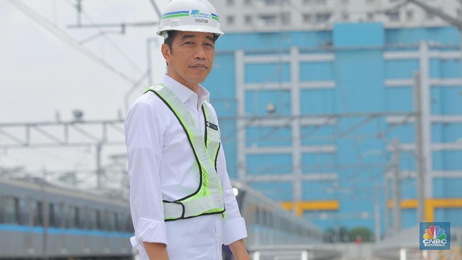 Presiden Joko Widodo hari ini mencoba MRT Jakarta untuk kali pertama.