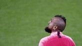 Barcelona bisa memanfaatkan pengalaman Arturo Vidal yang pernah bermain di Serie A bersama Juventus. (REUTERS/Stefano Rellandini)