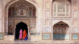 Menjelajahi Eksotisme Tersembunyi di Agra