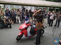 Janji Gojek! Driver Ojol Pakai Motor Listrik