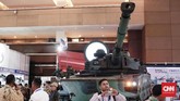 Medium tank buatan PT. Pindad yang diberi nama “Harimau” oleh Presiden Joko Widodo jadi salah satu alutsista yang dipamerkan. (CNN Indonesia/Andry Novelino)