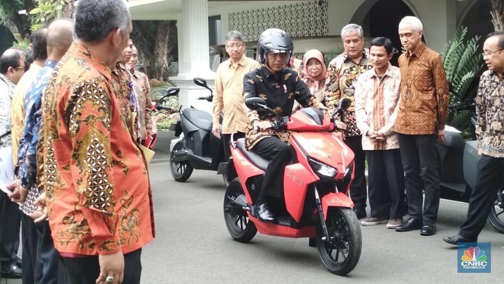 Belum Ada Harga Motor Listrik RI  Sudah Dipesan 30 Ribu Unit