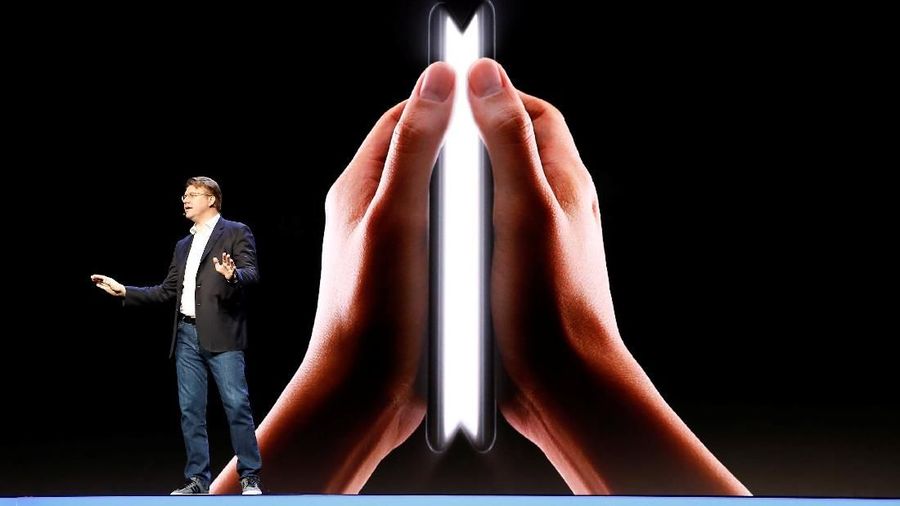 Samsung Galaxy Fold akan mulai dijual 26 April 2019 dimulai dari harga US$1.980 per unit.