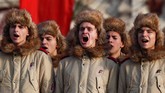 Setelah berhasil memukul mundur pasukan Nazi Jerman, mendiang pemimpin Uni Soviet Josef Stalin menggagas perayaan untuk menggenjot moral prajuritnya. (REUTERS/Maxim Shemetov)