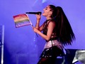 Ariana Grande Gulingkan Selena Gomez sebagai 'Ratu' Instagram