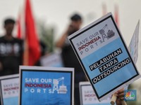 Ratusan Pekerja Pelabuhan Tuntut Dihapusnya Outsourcing