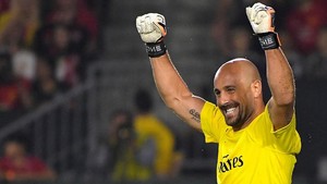 Momen Menakutkan Pepe Reina: Sulit Bernapas 25 Menit