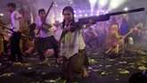 Peringatan ini juga dimeriahkan dengan pementasan teatrikal drama kolosal