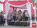 Seragam Veteran Jokowi di Bandung Lautan Sepeda