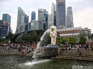 Berenang ke Singapura Jadi Pekerja Ilegal, Pria Asal RI Dipenjara-Dicambuk