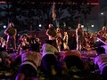 Drama Hari Pahlawan, Penonton di Rel di Luar Kendali Panitia