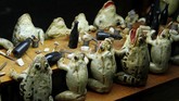 Sedikit menyimpang dari tema kodok, museum ini juga memiliki koleksi 200 lampu yang digunakan oleh kereta api Swiss.(REUTERS/Denis Balibouse)