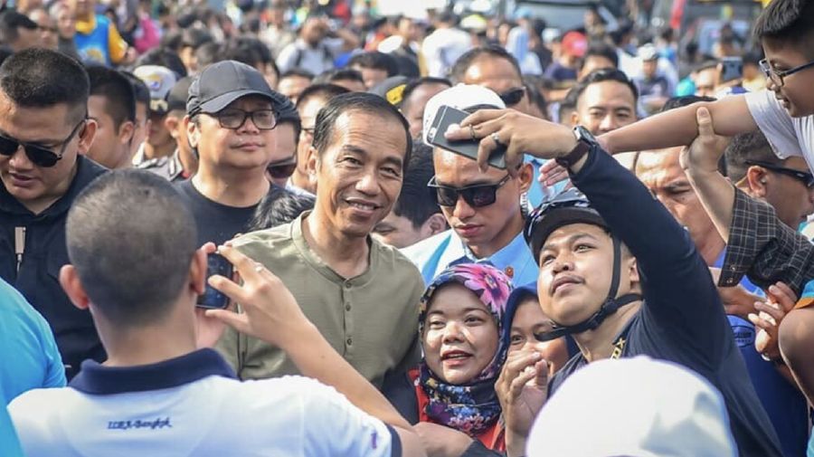 Presiden Joko Widodo (Jokowi) melakukan blusukan ke Pasar Cihaurgeulis, Bandung, Jawa Barat, Ahad (11/11/2018) pagi.
