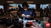 Untuk memulai hobi fotografi analog seseorang cukup mengeluarkan uang mulai dari Rp100 ribuan untuk membeli kamera beserta filmnya.