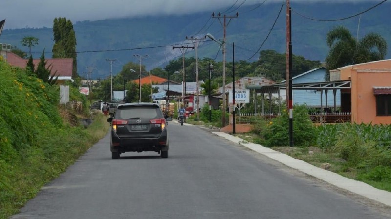 Ketersediaan infrastruktur jalan dengan kondisi mantap akan memudahkan wisatawan mencapai lokasi-lokasi wisata di Pulau Samosir.