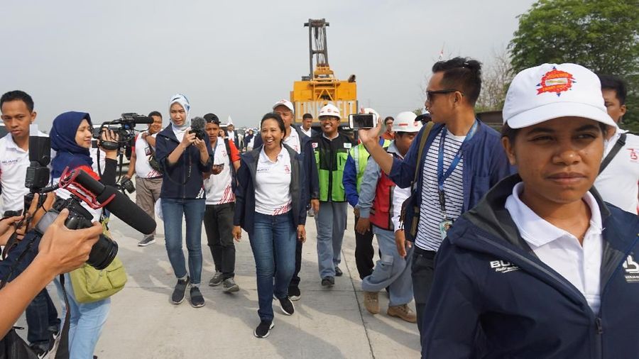 Ekspedisi ini, menempuh rute darat dari Surabaya sampai dengan Telkom Landmark Tower yang berada di Jakarta Selatan.