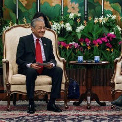 Evakuasi dari China, 2 WN Malaysia Positif Corona