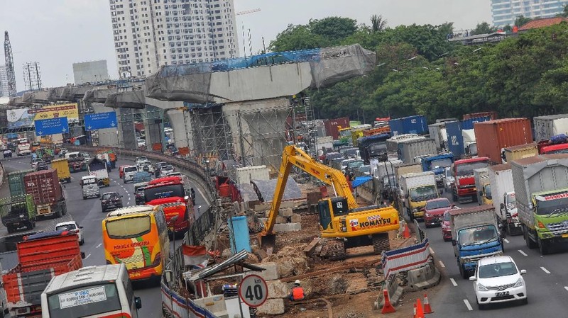 Proyek tersebut sudah tahap pemasangan boks girder yang diperkirakan pengerjaan berlangsung bertahap hingga Desember 2018.