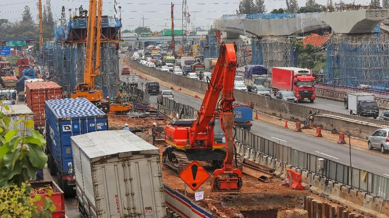 Proyek tersebut sudah tahap pemasangan boks girder yang diperkirakan pengerjaan berlangsung bertahap hingga Desember 2018.