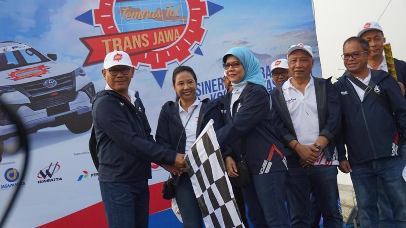 Ekspedisi ini, menempuh rute darat dari Surabaya sampai dengan Telkom Landmark Tower yang berada di Jakarta Selatan.