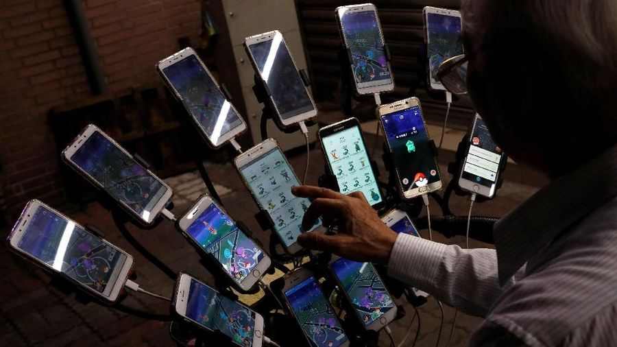 Aturan tentang sistem identifikasi, registrasi, dan blokir untuk memberantas ponsel ilegal akan terbit 17 Agustus 2019.