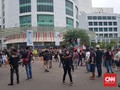 Ratusan Orang Demo Kantor Gojek dan Grab di Jakarta