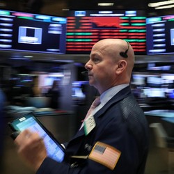 Ekonomi AS Mengecewakan, Akankah Wall Street Menghijau?
